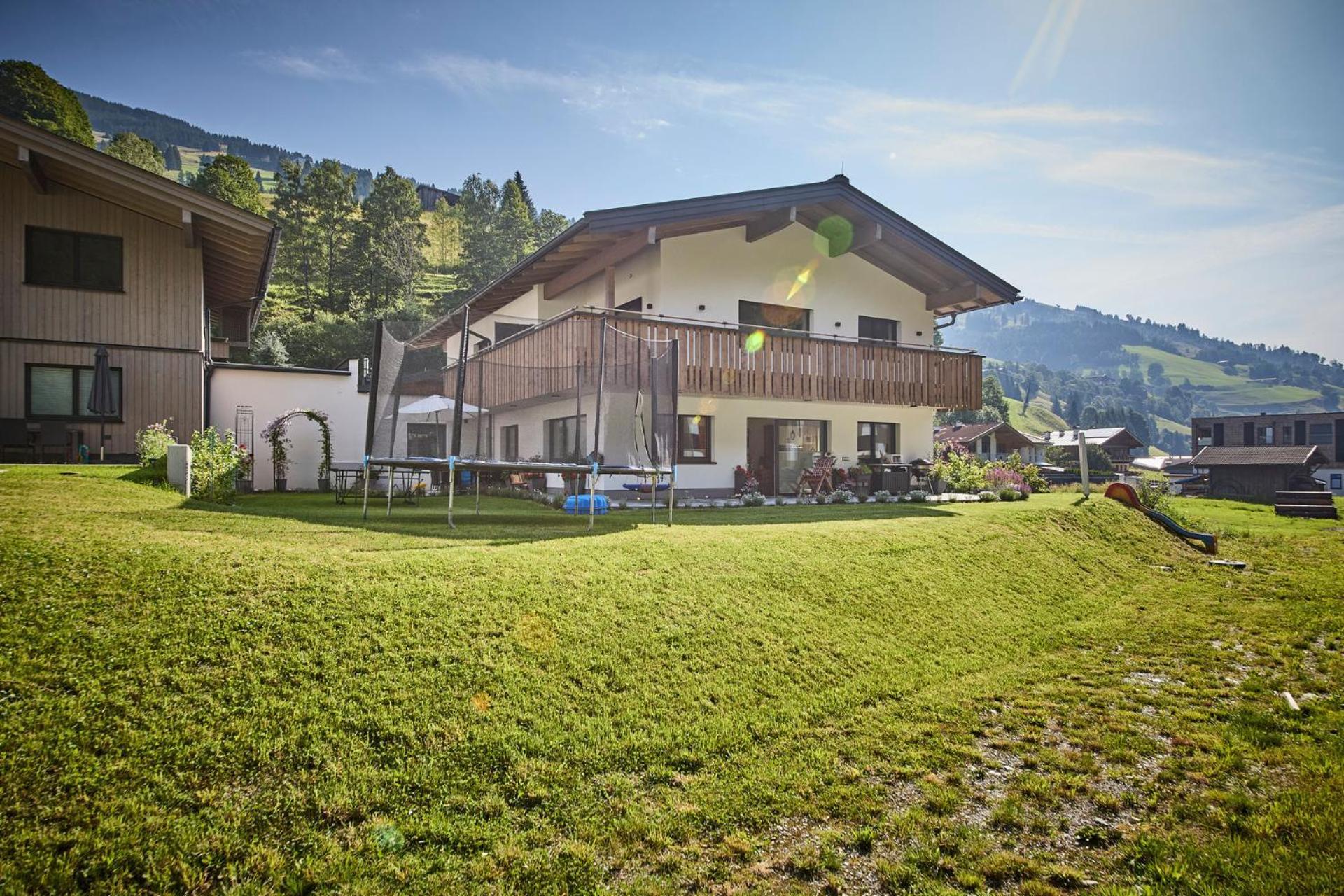 Haus Joan - Apartments Saalbach-Hinterglemm Esterno foto