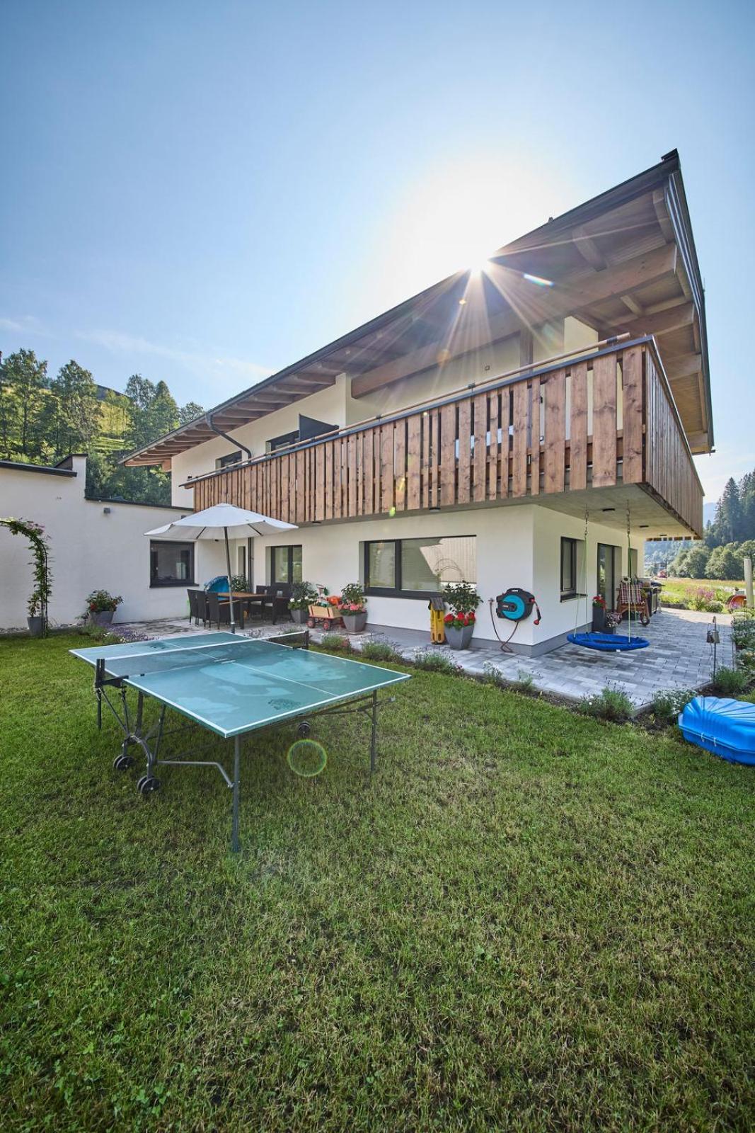 Haus Joan - Apartments Saalbach-Hinterglemm Esterno foto
